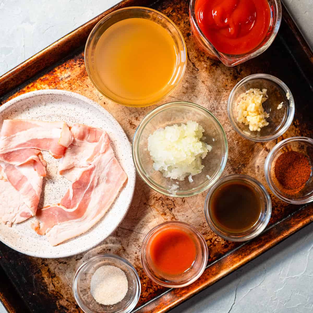 All ingredients to make bacon bbq sauce.