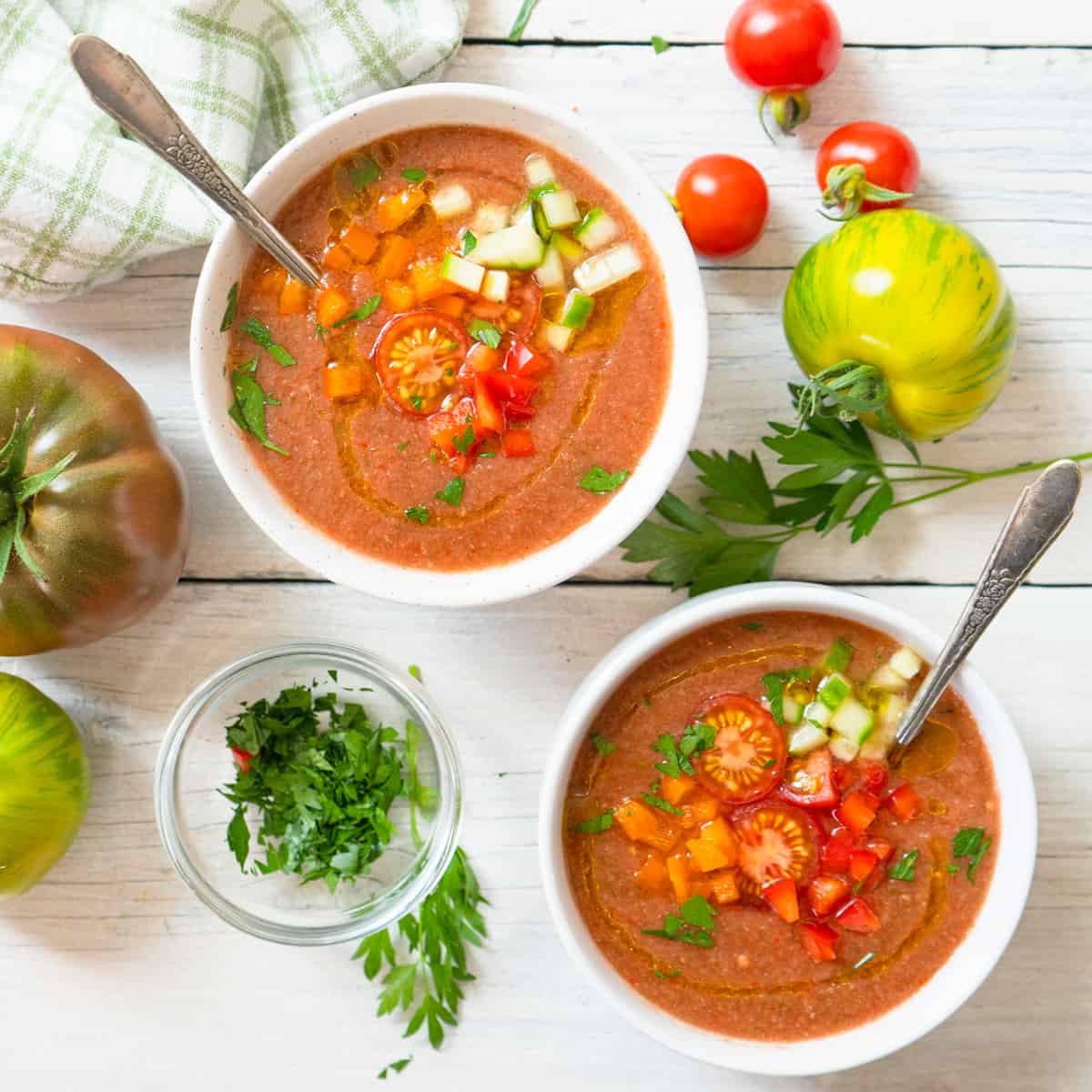 Image of A bowl of gazpacho made with peppers and tomatoes